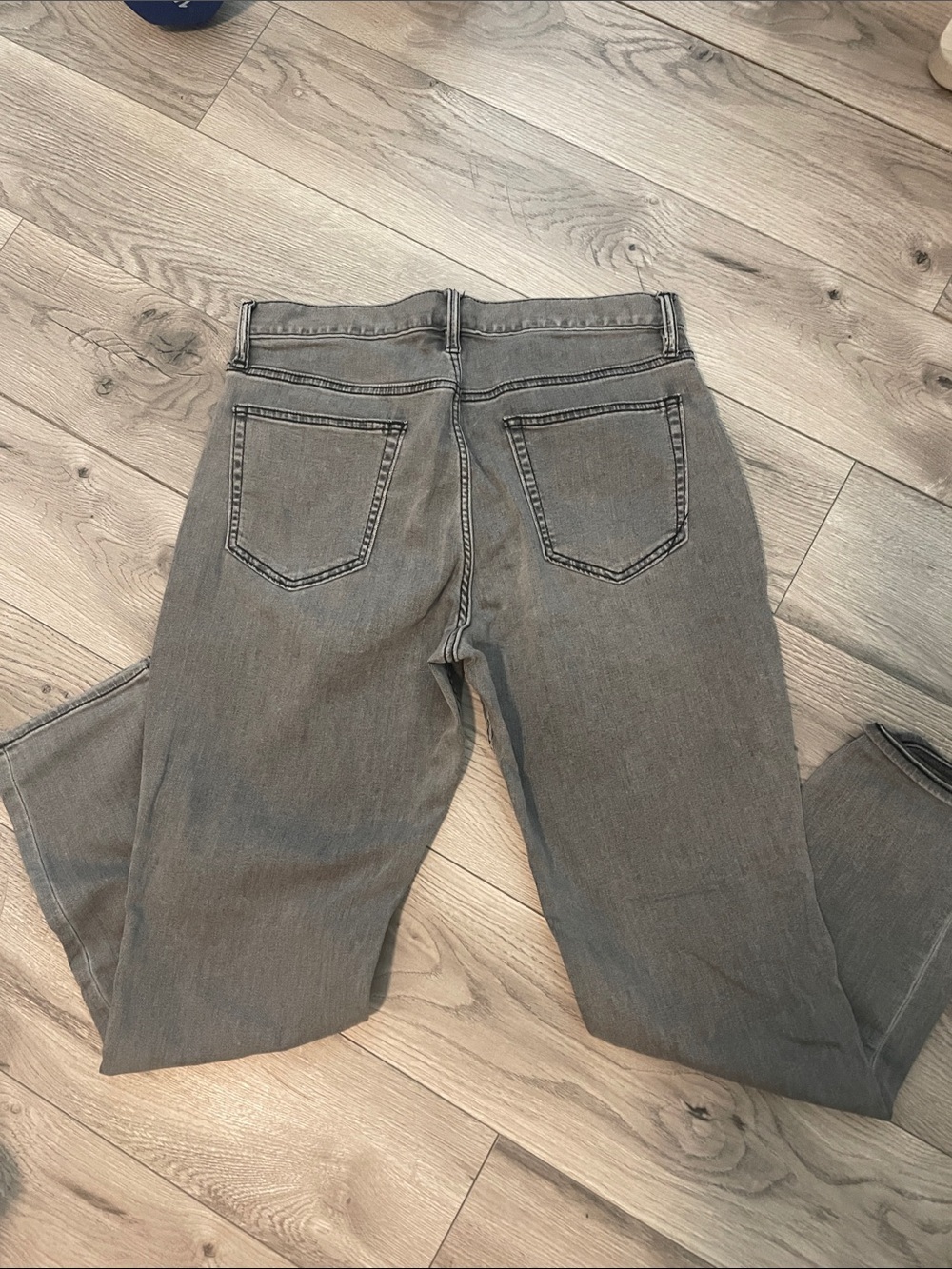 Banana Republic Men's Travel Jean Gray - Picture 5 of 5